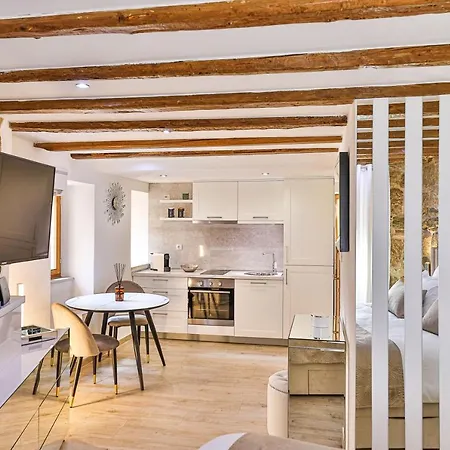 Apartment Old Town Pearl *