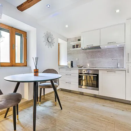 Apartment Old Town Pearl